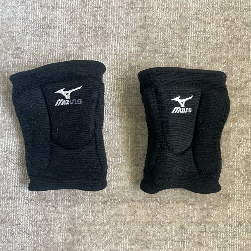 Mizuno volleyball knee pads